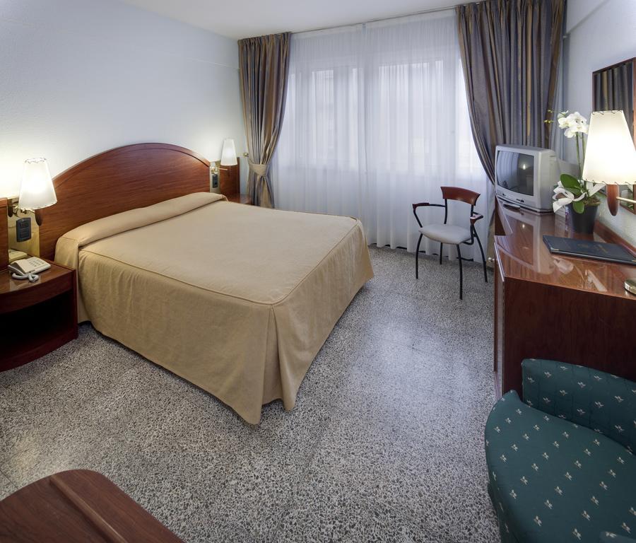 Hotel Gaudi Reus Δωμάτιο φωτογραφία